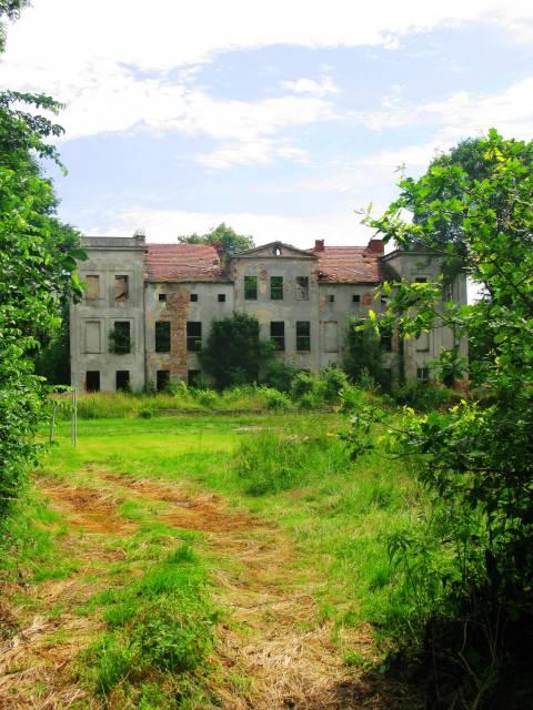 Palast- und Parkkomplex in Warnice